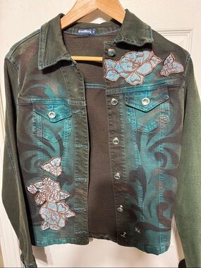 Green Floral Embroidered Denim Jacket